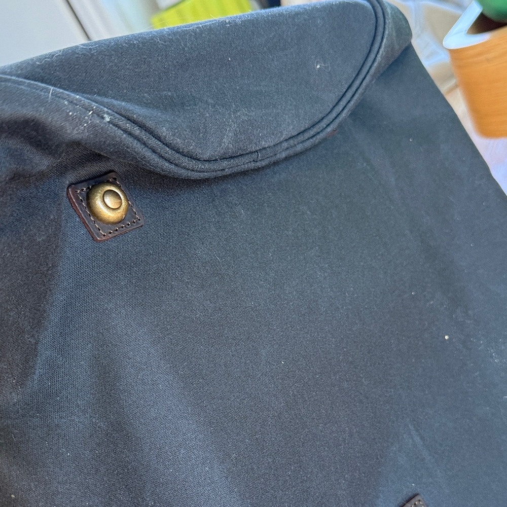 Barbour Waxed Canvas Navy Duffel Bag NWOT - Picture 8 of 10